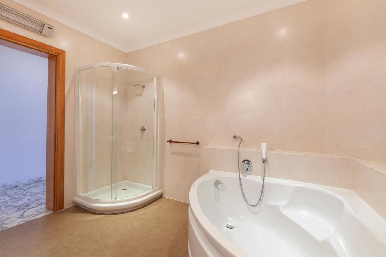Spacious Seafront Apt With Living, Sofa, Wifi & Ac By 360 Estates Сліма Екстер'єр фото